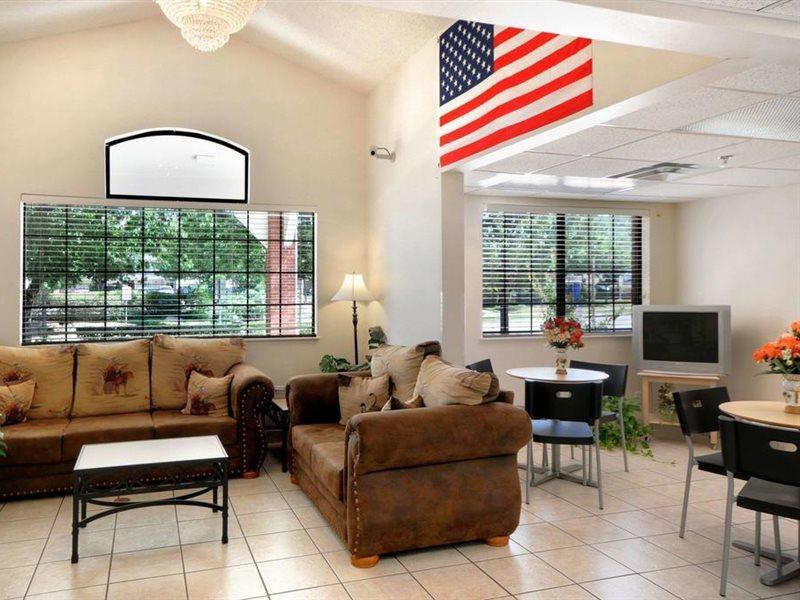 Travelodge By Wyndham Arlington/dallas Area