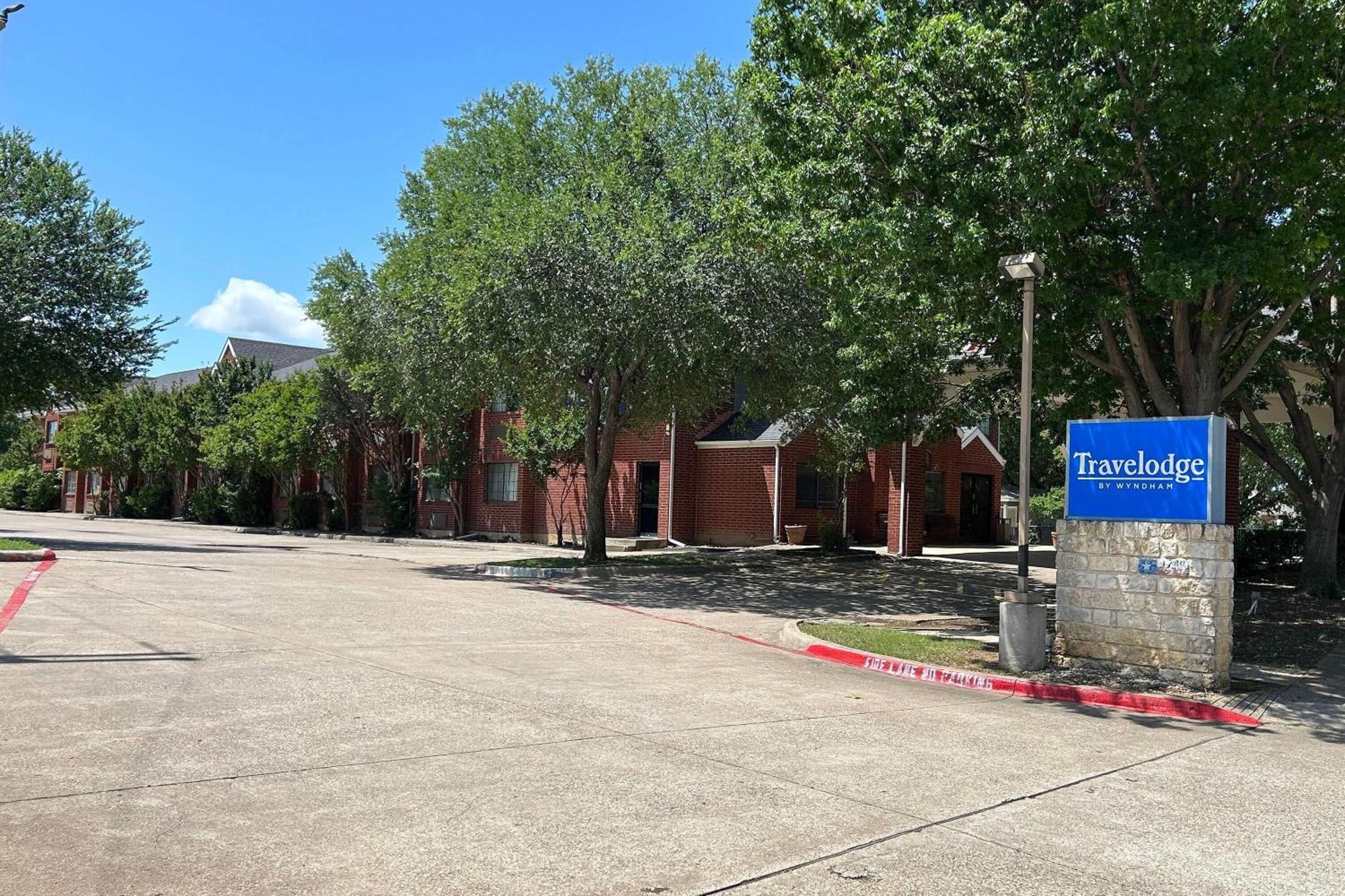 Travelodge By Wyndham Arlington/dallas Area Hotel 2*