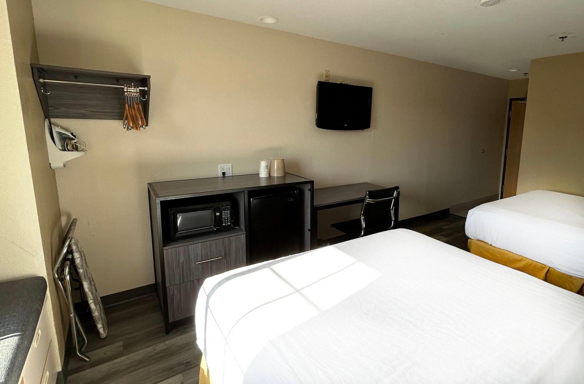 Travelodge By Wyndham Arlington/dallas Area 2*